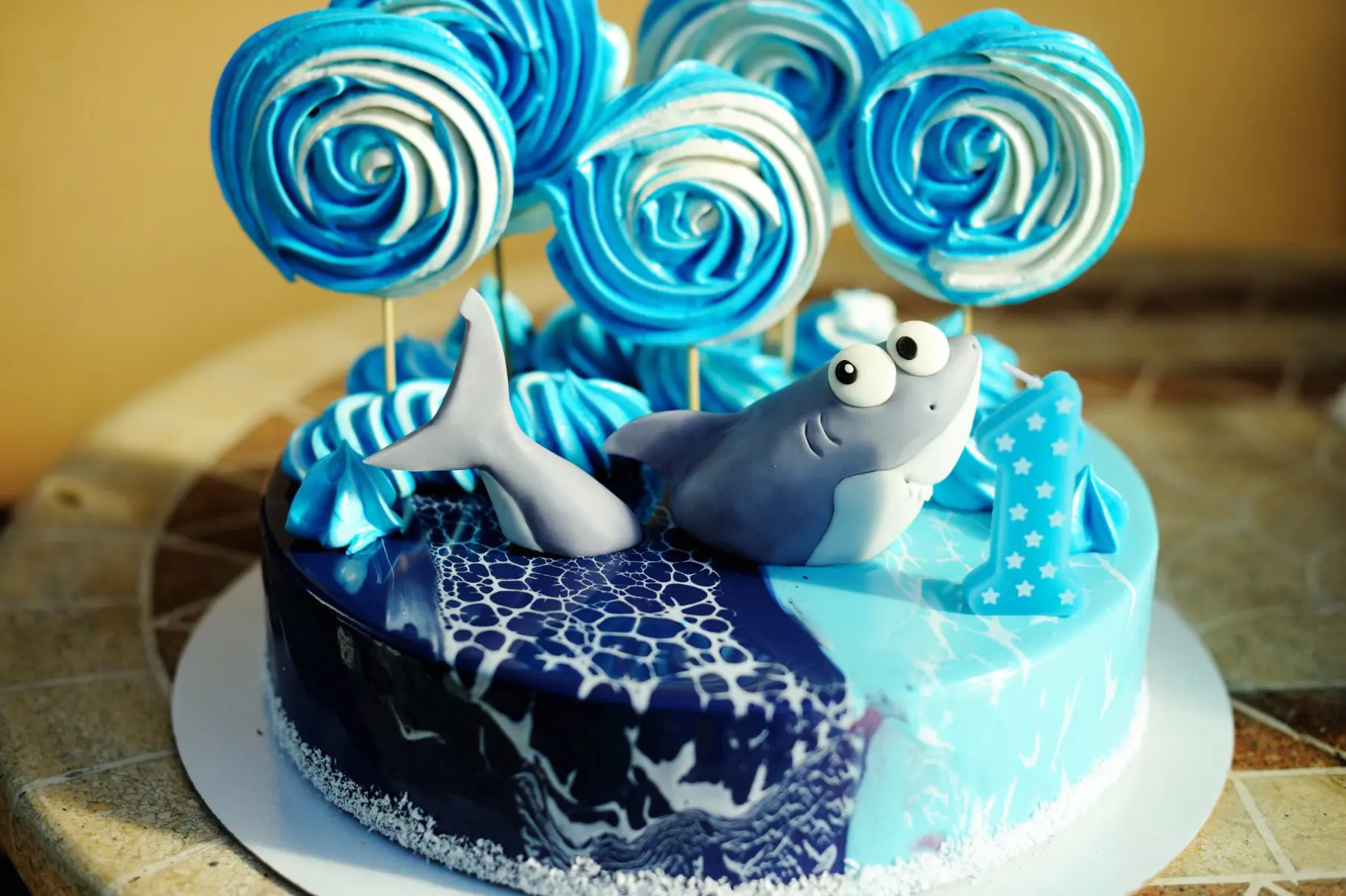Baby Shark cake 2tier – Runaway Cupcakes