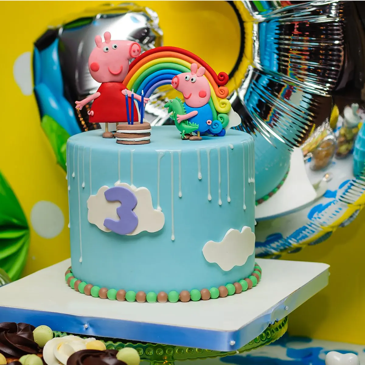 Peppa Pig drip cake 💜💗💜 . . .... - Taylor Cake Designs | Facebook